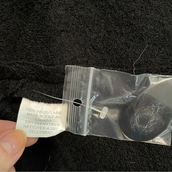 VIVIAN Shyu 100% Wool Made in Canada EUC Classic Black Button Coat small - Picture 8 of 8